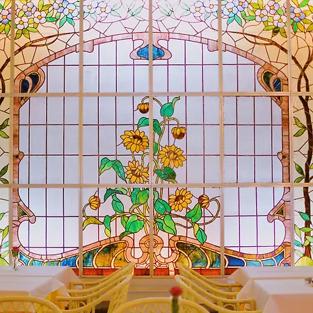 Bamberger Hof Bellevue Otel 4*