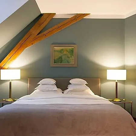 מלון Bamberger Hof Bellevue 4*